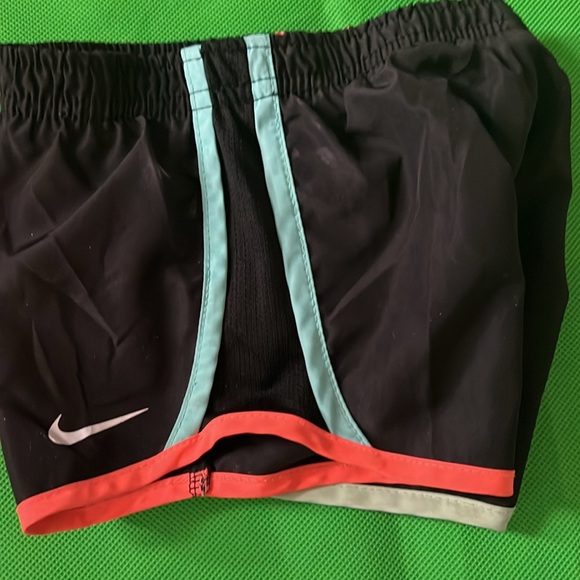 Nike - Picture 5 of 5